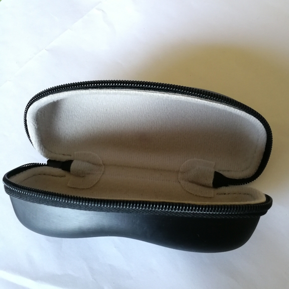 Vogue sunglasses case with zipper - Picture 5 of 10